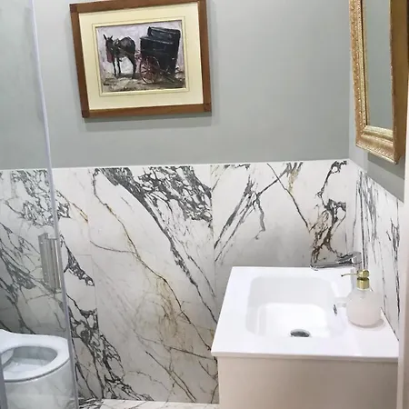 Elegant Talenti -2 Camere, 2 Bagni, Terrazza, Balcone, Parcheggio Gratuito *