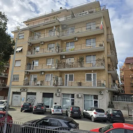 Elegant Talenti -2 Camere, 2 Bagni, Terrazza, Balcone, Parcheggio Gratuito